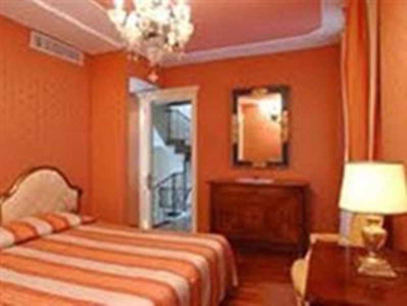 Manila Venetian Hotel Bagian luar foto
